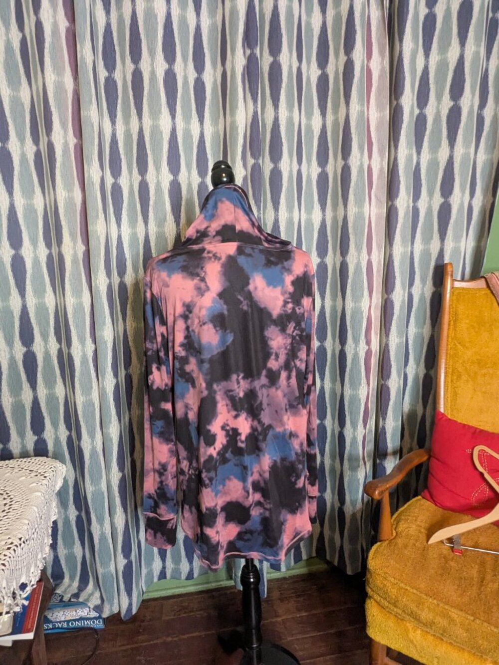 We Wander XL Tie Dye Cowl Neck Pullover Athleisure Sweatshirt - Picture 2 of 4